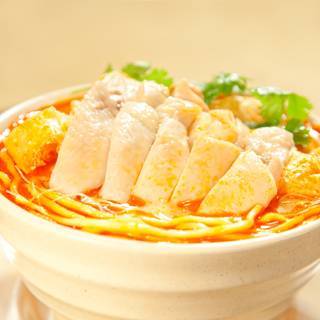 Hainanese Chicken Laksa Noodle 海南雞啦沙湯麵
